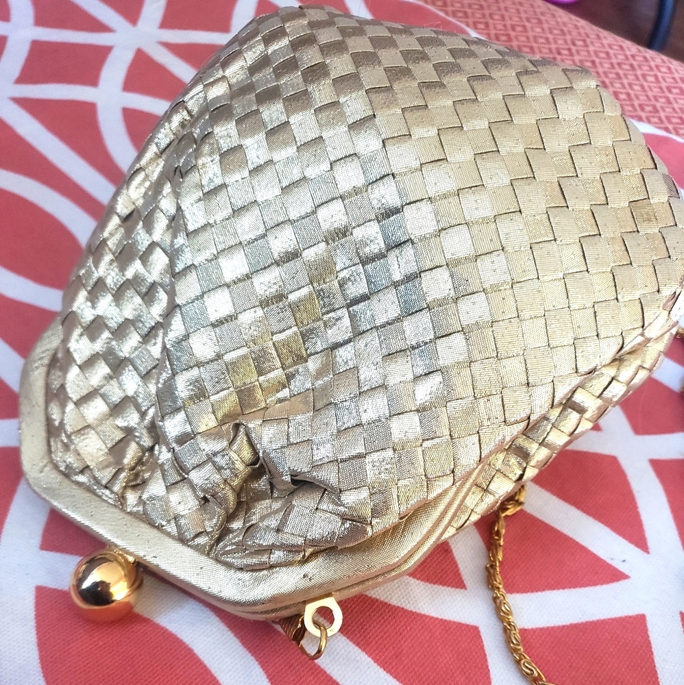 La Regale Quilted Gold Clutch Pouch